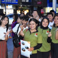 Kegiatan Prosesi atau Waisak Bersama | SMP & SMK Metta Maitreya
